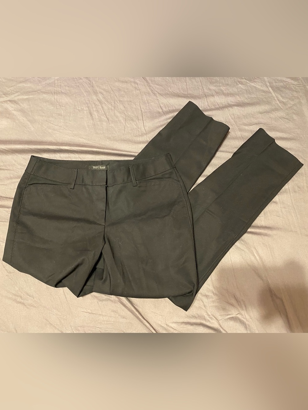 White House Black Market perfect form slim pants, waist size 30 in (size 6)